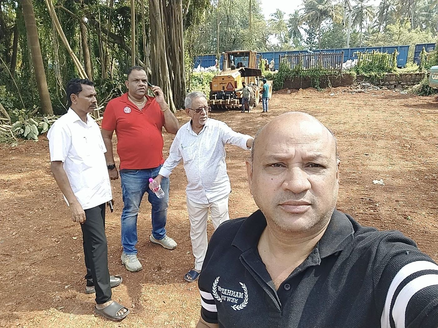 Residents inspecting the railway works at Cansaulim